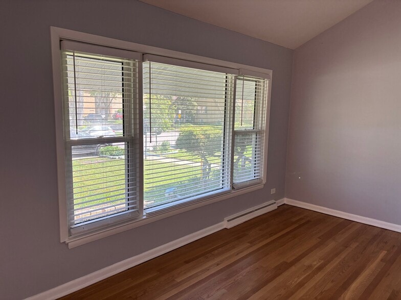 Building Photo - 6736 N Kimball Ave