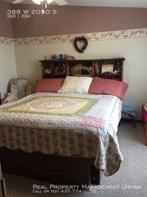 Building Photo - Great 3 Bed 2 Bath House in Sunburst Terrace