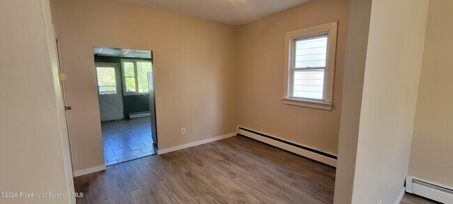 Building Photo - 32 Murray St