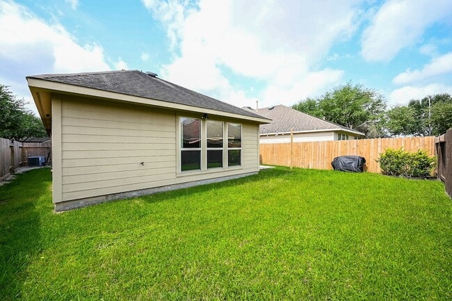 Building Photo - 10911 Overland Trail Dr