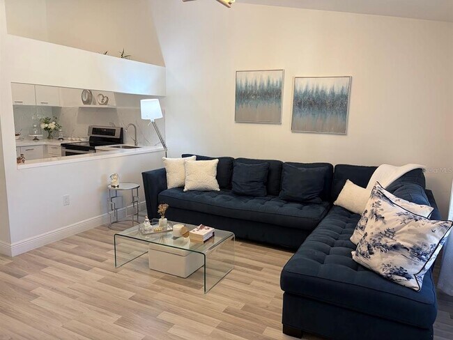 Building Photo - 2511 Hammock Ct