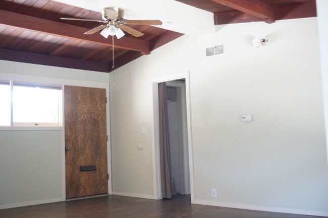 Building Photo - 141 Beverly Dr