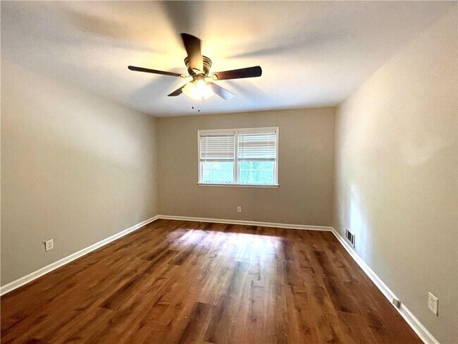 Building Photo - 5045 Spalding Dr