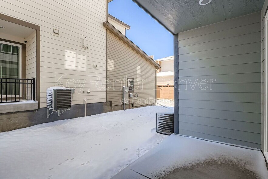 Building Photo - 6601 N Netherland St