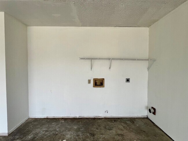 Building Photo - 2812 Paisley St