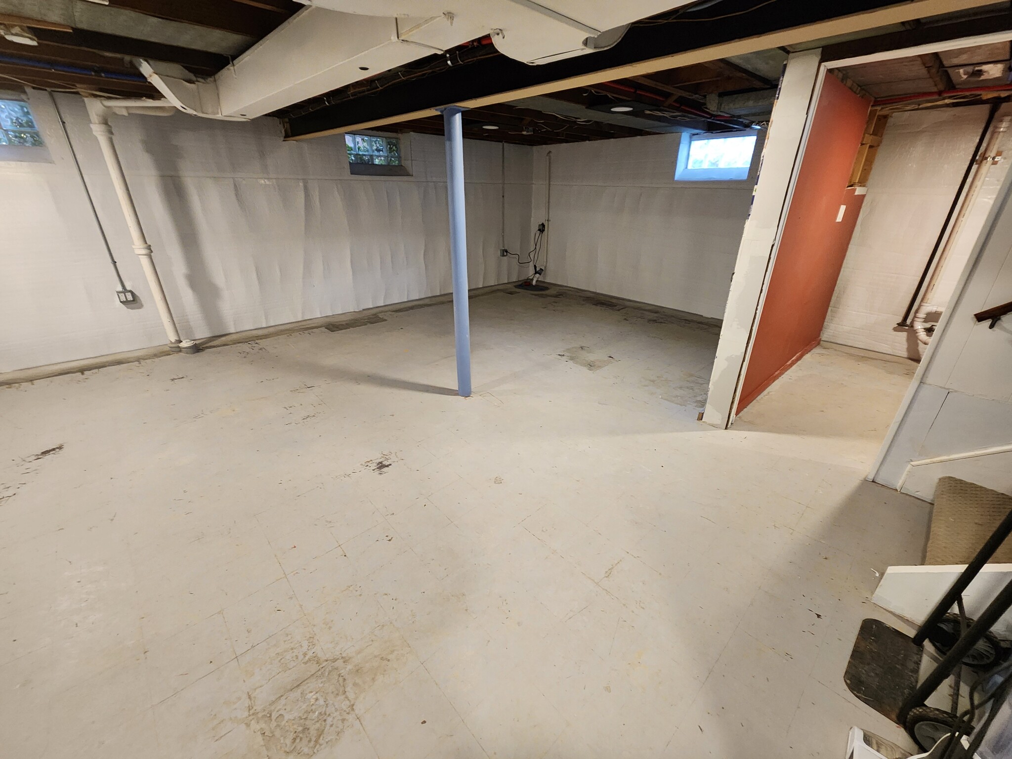 Basement - 21102 Lochmoor St