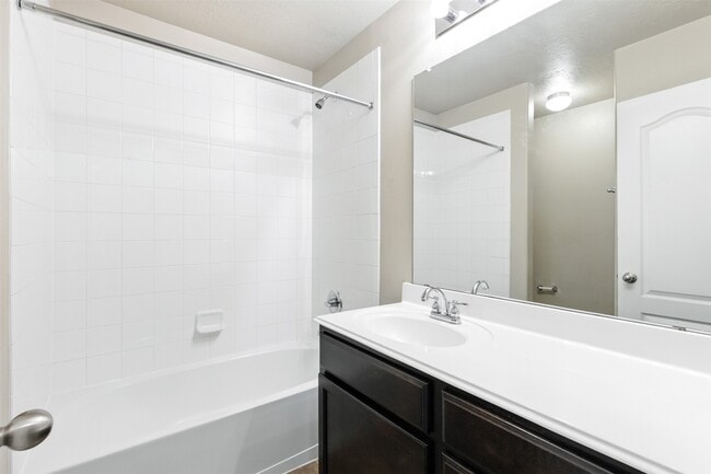Building Photo - 16327 Tyler Reach Dr