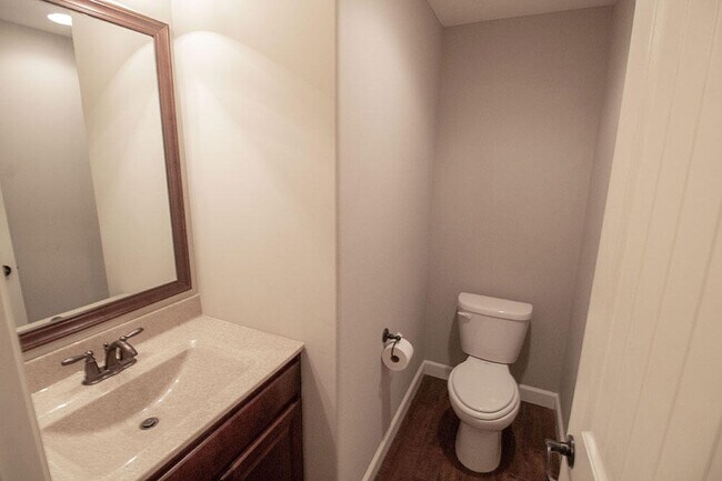 Building Photo - 7407 Pemberton Dr