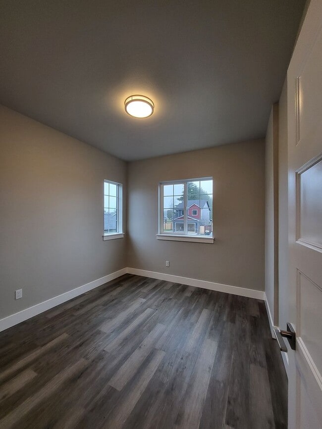 Building Photo - 3 Bedroom 2.5 Bath Home in Winlock