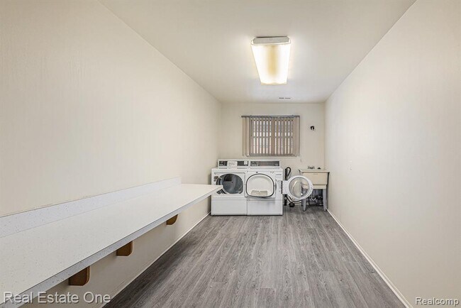 Building Photo - 31085 Pheasant Run St