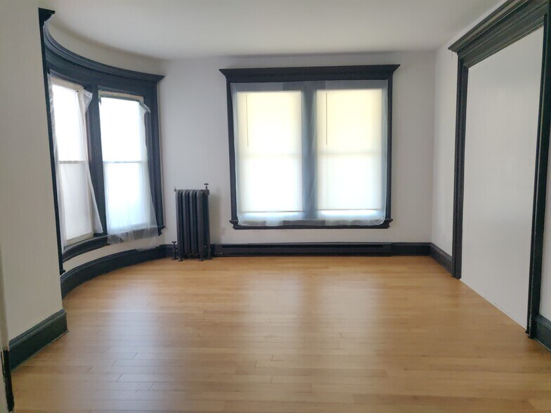 Bedroom2 - 225 S Main Ave