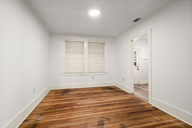 Building Photo - 1630 College Dr