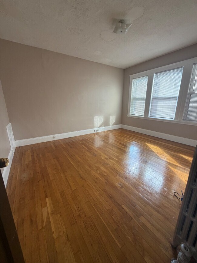 Building Photo - 19 Brockton St