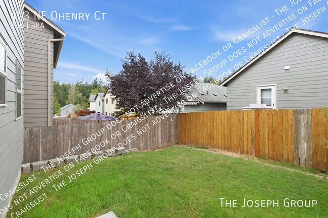 Building Photo - 403 NE Ohenry Ct