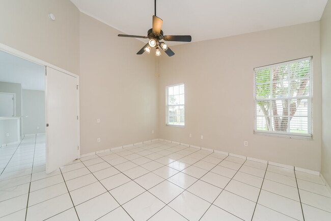 Building Photo - 8344 Fort Thomas Way