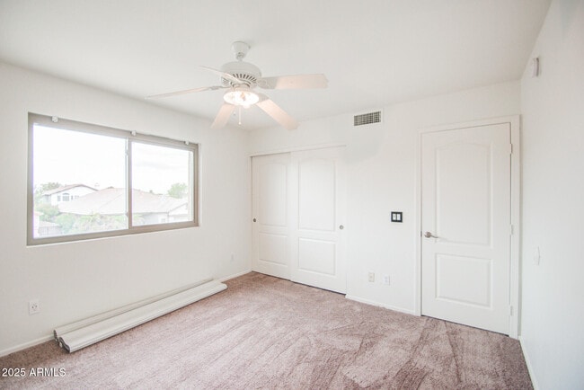 Building Photo - 3938 E San Pedro Ave