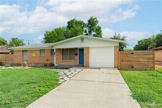 Building Photo - 517 Upas Ave
