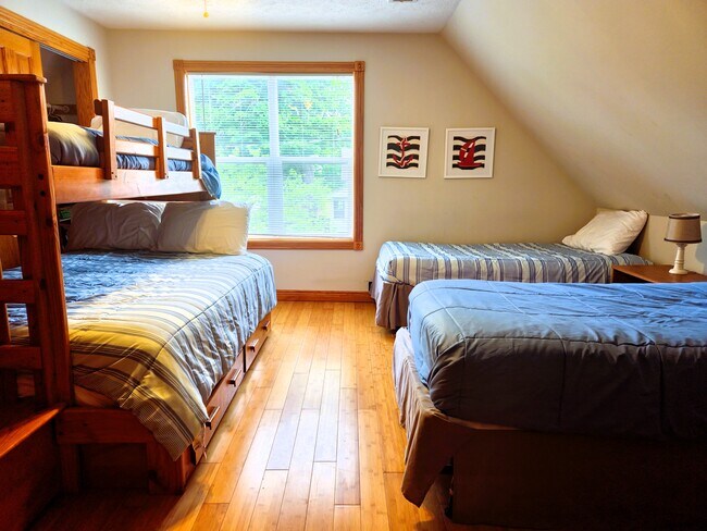 Upstairs bedroom - 503 Chambers St