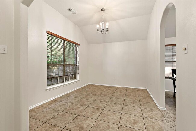 Building Photo - 27 N Regan Mead Cir