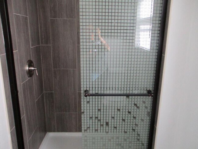 Building Photo - 1005 S 11th St