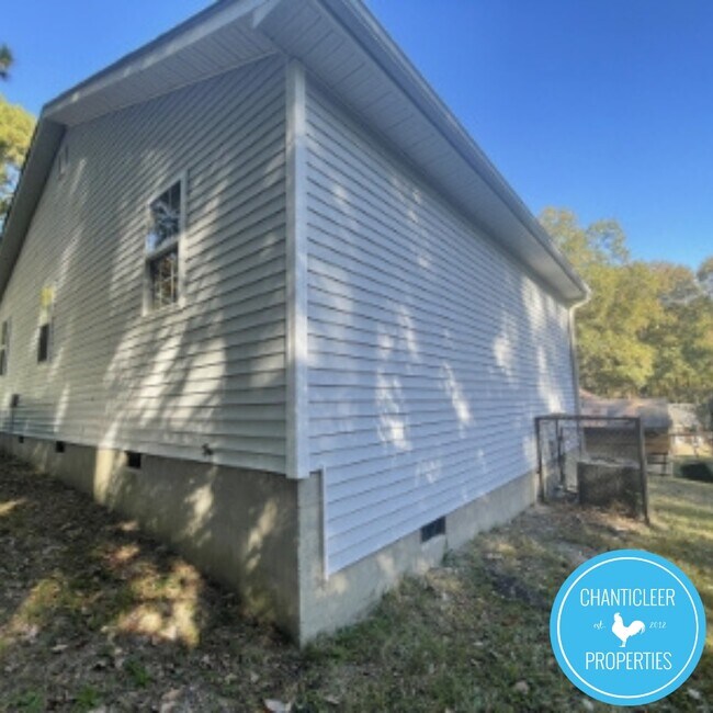 Building Photo - 912 Dayton St