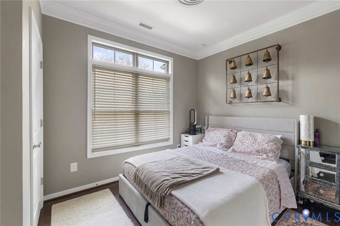 Building Photo - 3920 Village Commons Walk