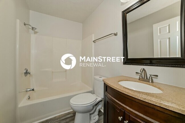 Building Photo - 3 Bedroom Pet-Friendly Home in KNOXVILLE, TN with Main Street Renewal