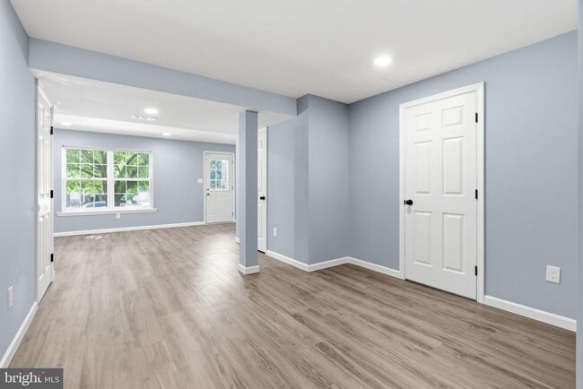 Building Photo - 1046 Balley Dr