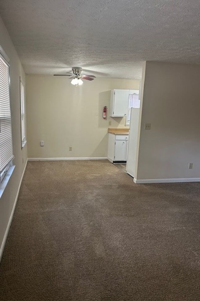 Building Photo - Camelot 2 Bedrooms. 1st Floor Apartment.  ...