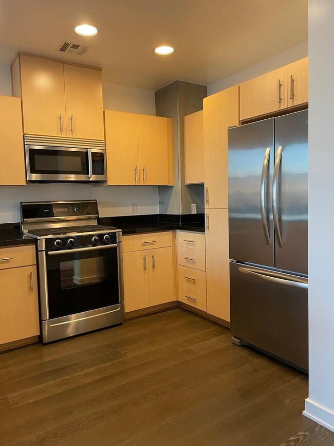 Building Photo - 311 2nd St