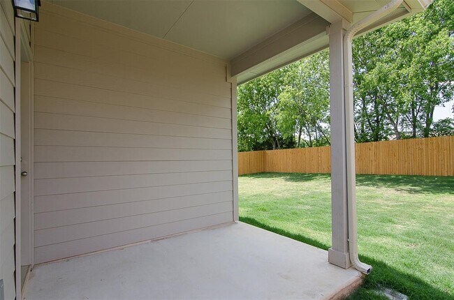 Building Photo - 117 Naset Dr