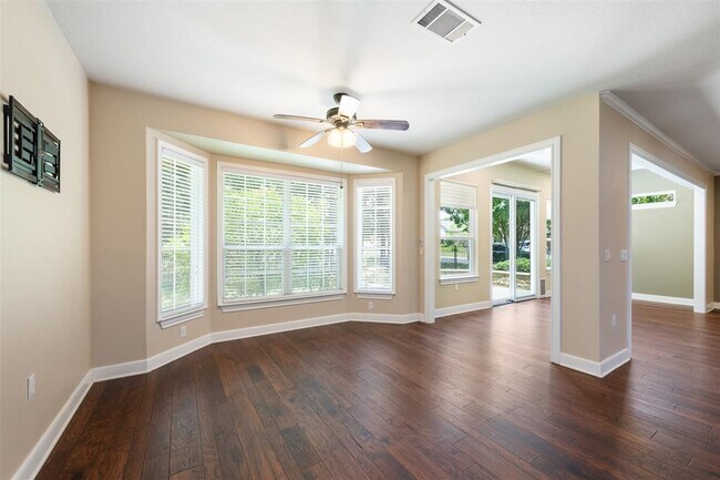 Building Photo - 202 River Rock Dr