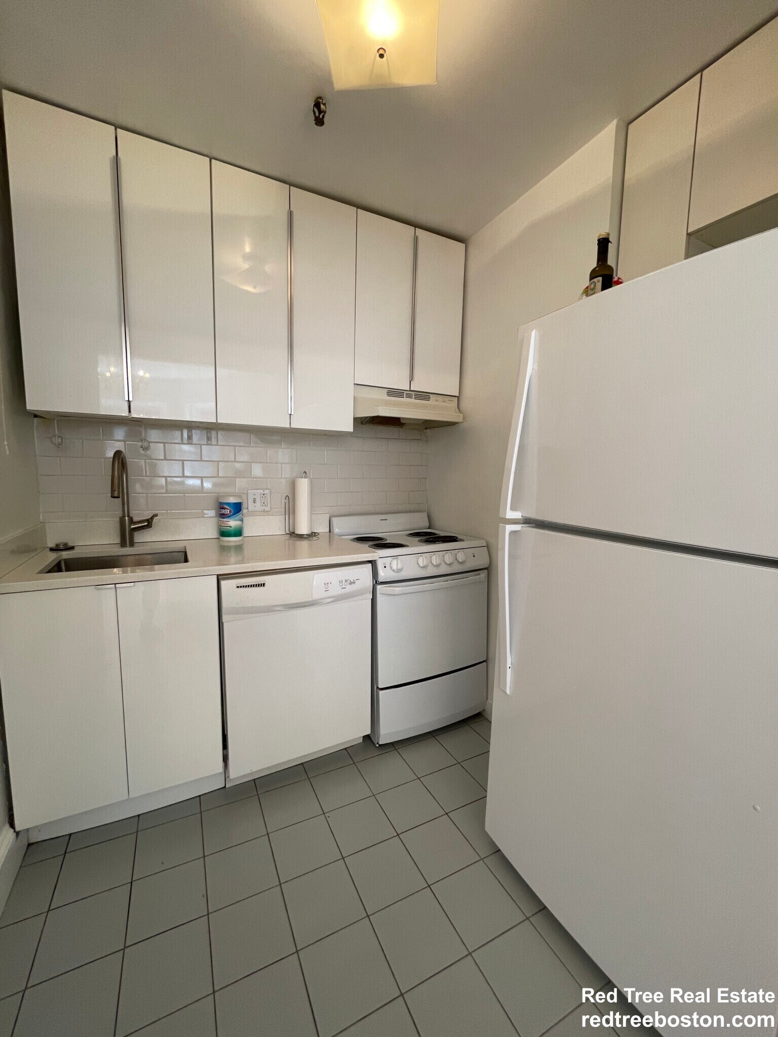 Building Photo - 869 Beacon St