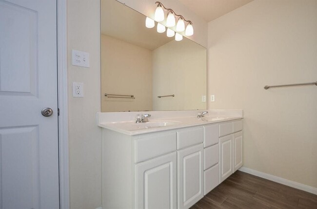 Building Photo - 3066 View Valley Trail