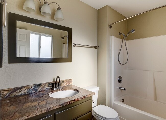 Building Photo - 3 Bedroom in Shannon Forest