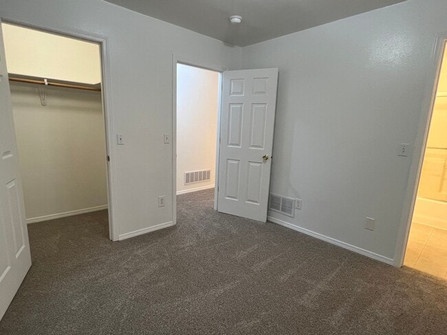 Building Photo - Prime Location in Wasilla