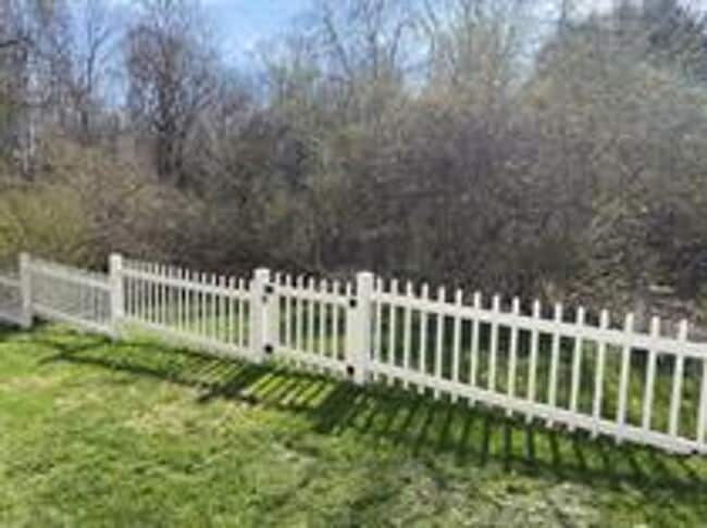 Building Photo - Lovely 4 Bedroom 3 Bath home in Hurricane WV
