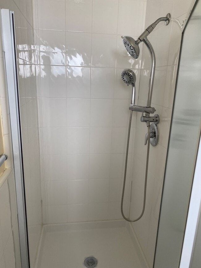 Building Photo - Beautiful 4 Bedroom Home for Rent in Huntington Beach