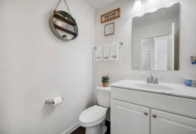 Building Photo - Luxury Living That's Worth the Wait!! COMING IN NOVEMBER