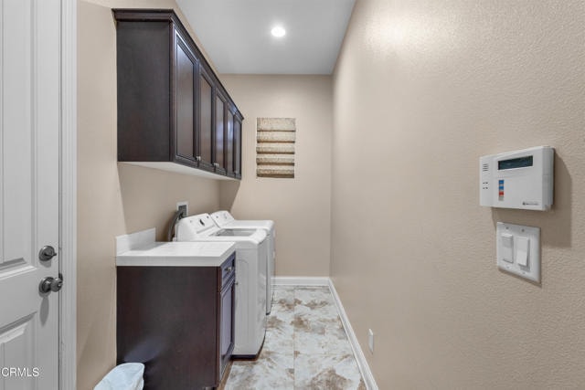 Building Photo - 3917 W Hemlock St