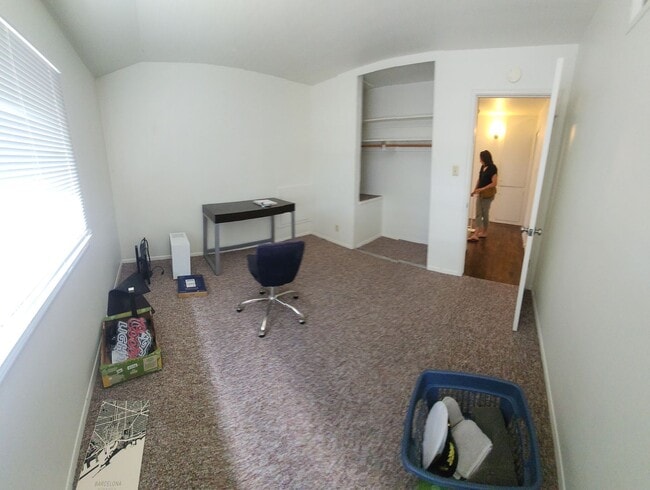 Building Photo - 6 bed 3 bath Spacious home near Cal Poly