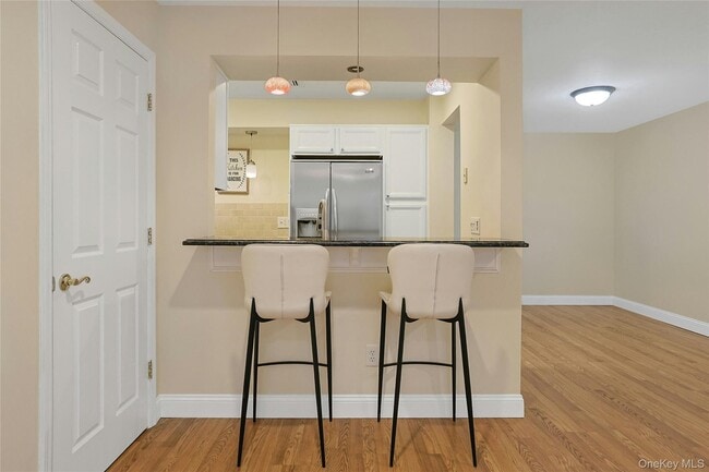 Building Photo - 5 Soundview St