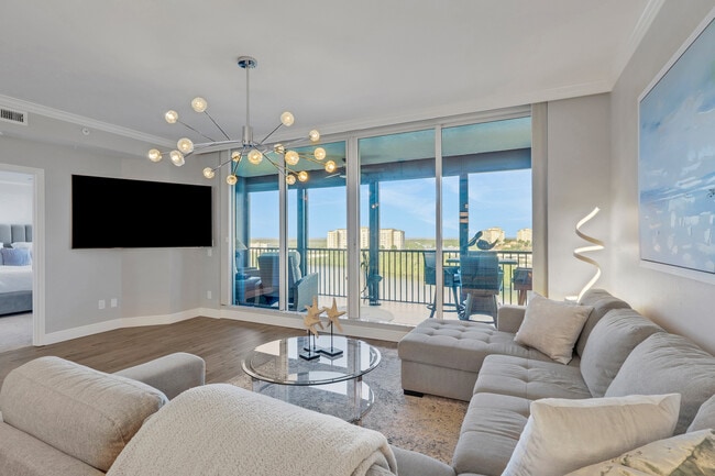 Building Photo - 420 Cove Tower Dr