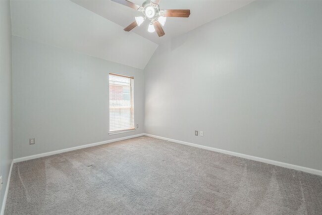 Building Photo - 6015 Hewes Point Ln