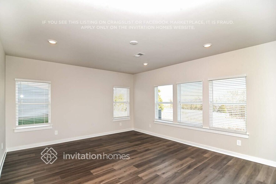 Building Photo - 1111 Bluffton Cir
