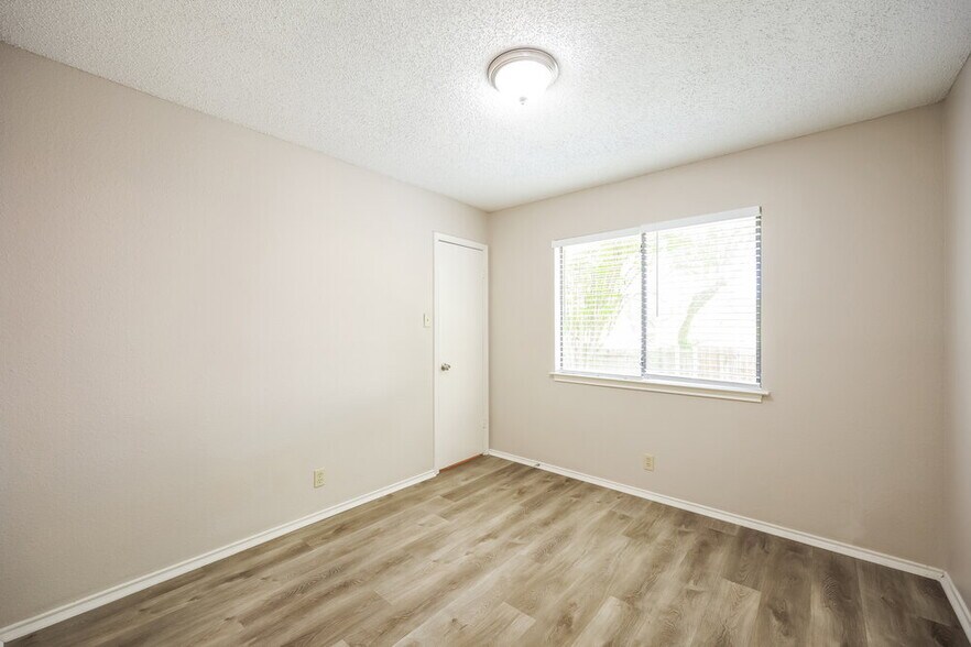 Building Photo - 6303 Crab Orchard