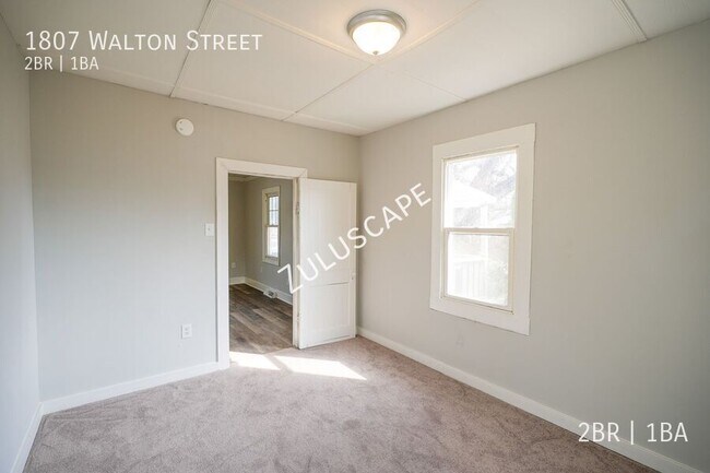 Building Photo - 1807 Walton St