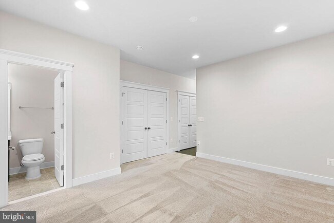 Building Photo - 207 Miles Hawk Terrace