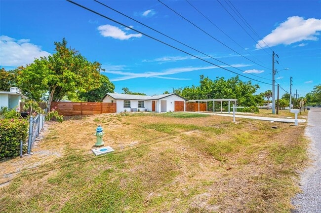 Building Photo - 208 Palmetto Rd W