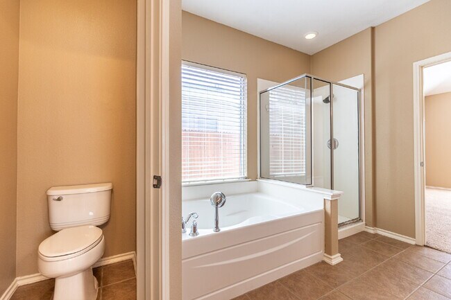 Building Photo - 648 Rooster Run